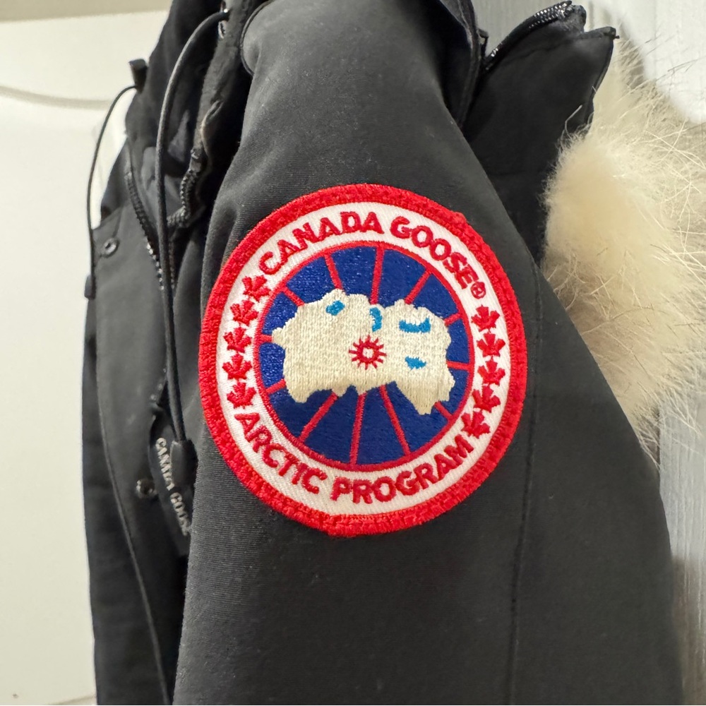 Canada Goose Black Victoria Parka - Picture 3 of 6